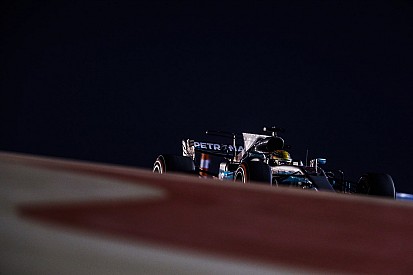 Hamilton : Ferrari "deux dixièmes plus rapide" en course ?
