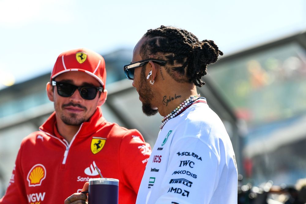 Lewis Hamilton, Mercedes-AMG F1 Team, y Charles Leclerc, Scuderia Ferrari