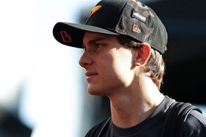 F1: Glock questiona 'fachada' emocional de Piastri
