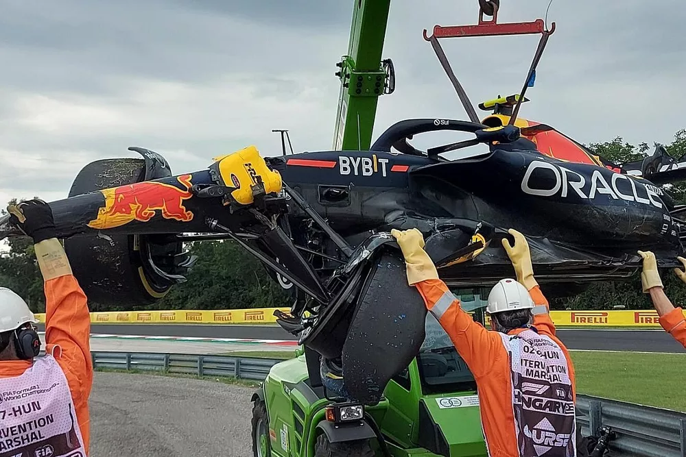 Choque de Sergio P&eacute;rez, Red Bull Racing RB19