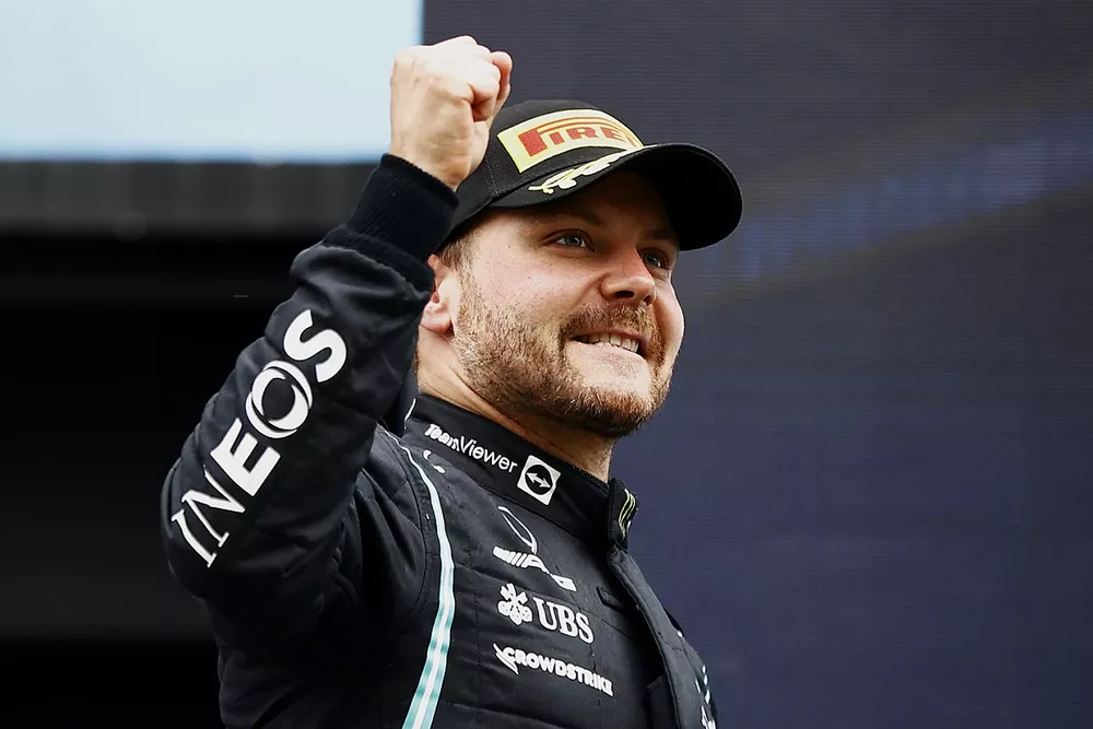 Ganador de la carrera Valtteri Bottas, Mercedes
