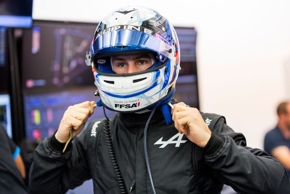 #36 Alpine Endurance Team Alpine A424: Victor Martins