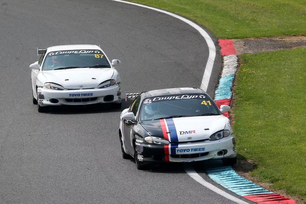 41 Daniel MUNRO 87 Neale HURREN  COUPE