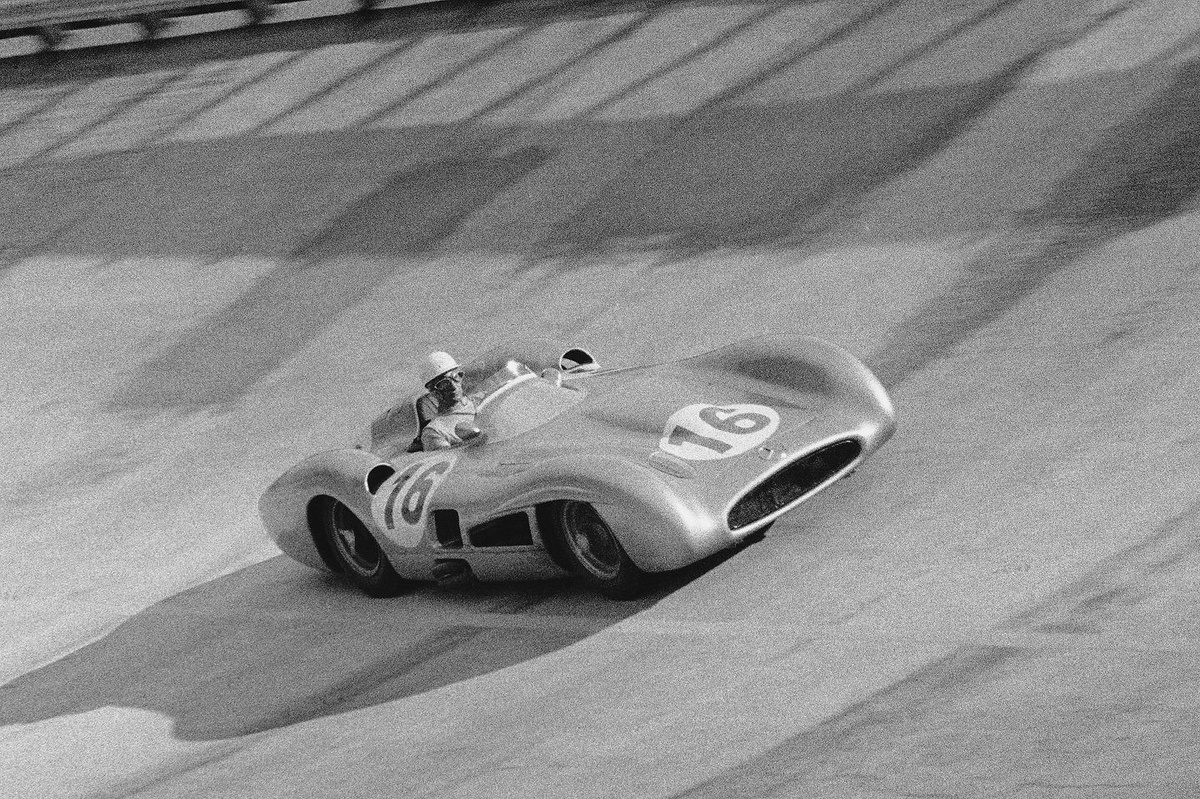 stirling-moss-mercedes-benz-w1.jpg