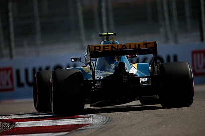 Sainz: Sirotkin aracıma hasar verdi