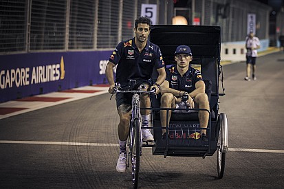 Verstappen: "Vedendo Ocon che starà a piedi ho fatto bene a non legarmi a una Casa"