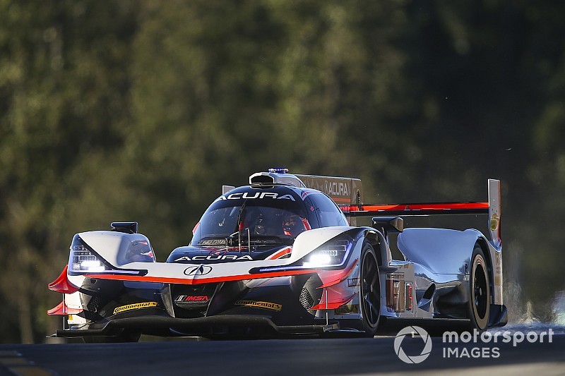 Petit Le Mans: Rahal y Acura son líderes a mitad de la competencia
