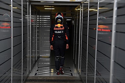 Webber crê que Ricciardo tenha cometido erro saindo da Red Bull