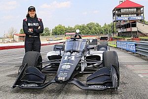 Tatiana Calder&oacute;n competir&aacute; con AJ Foyt en la IndyCar de 2022
