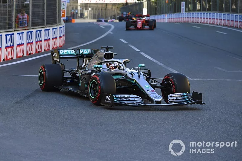 Lewis Hamilton, Mercedes AMG F1 W10, Sebastian Vettel, Ferrari SF90