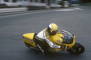Kenny Roberts: "Las motos de 500 se romperían con los neumáticos de ahora"