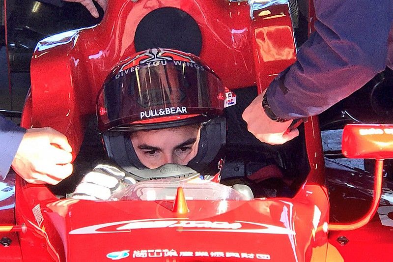 Marc M&aacute;rquez prueba un F3