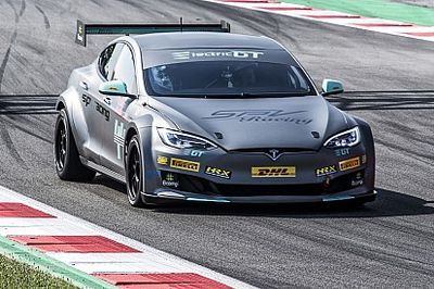 El Electric GT entrega su primer Tesla de competici&oacute;n 