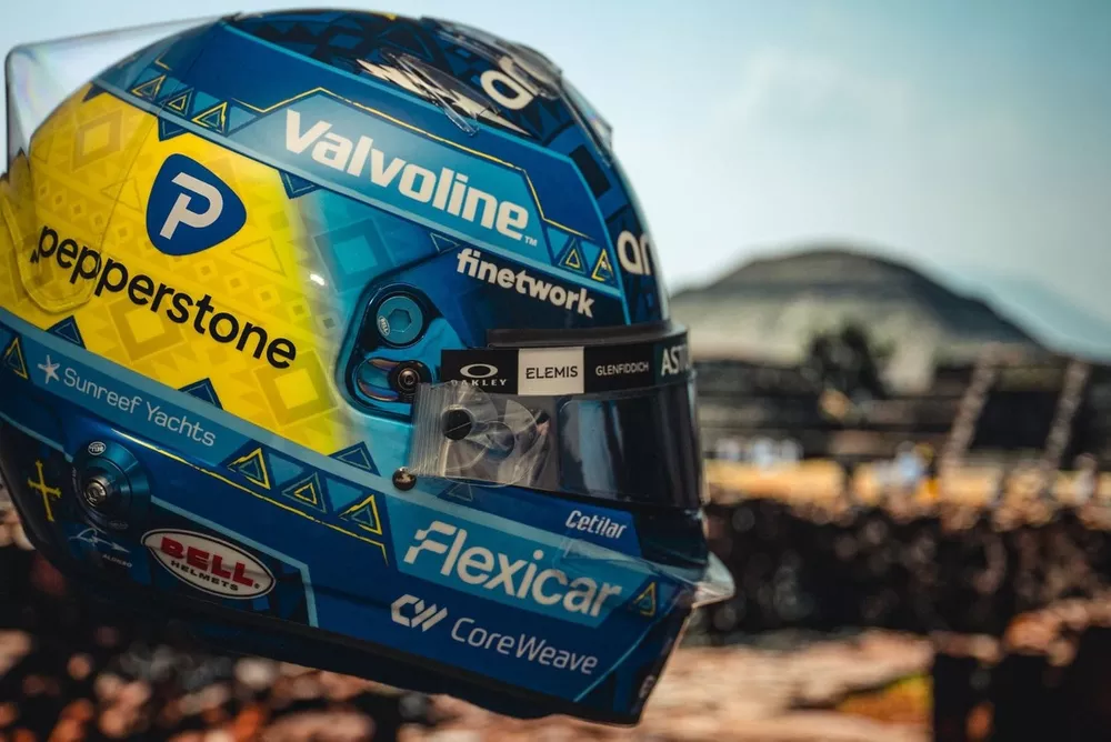 El casco de Fernando Alonso en México