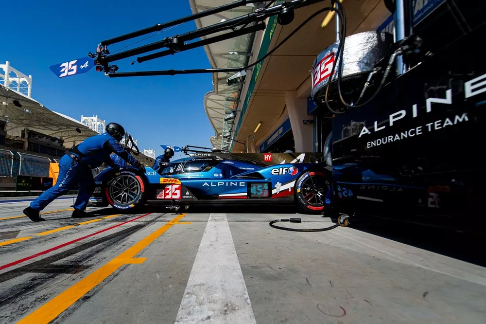 #35 Alpine Endurance Team Alpine A424: Paul-Loup Chatin, Ferdinand Habsburg, Charles Milesi