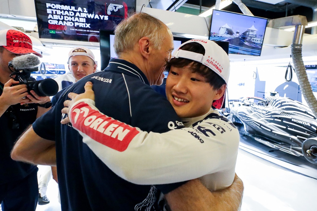 F1 | Tost diretto su Tsunoda: "Va forte, ma non lavora abbastanza per colmare le lacune"