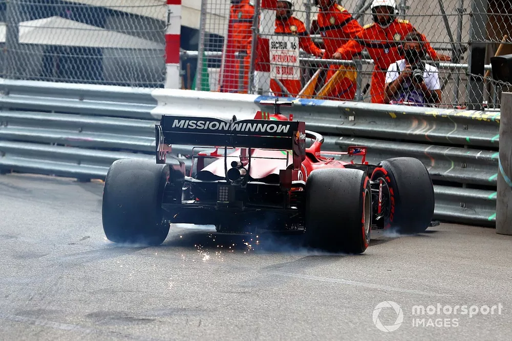 Charles Leclerc, Ferrari SF21, crashes out towards the end of Qualifying