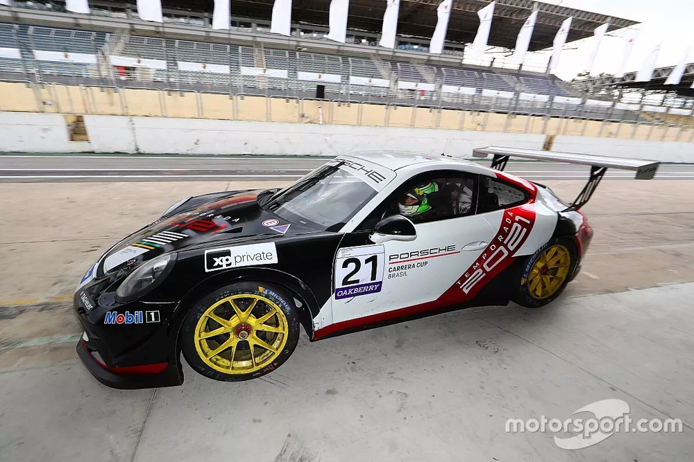 Carro promocional da Porsche Cup Brasil de 2021 