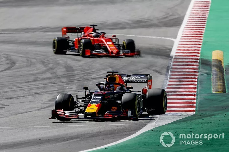 Max Verstappen, Red Bull Racing RB15, devant Sebastian Vettel, Ferrari SF90