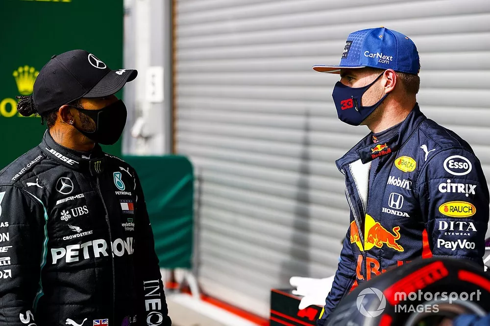 Pole Sitter Lewis Hamilton, Mercedes-AMG F1 and Max Verstappen, Red Bull Racing in Parc Ferme 