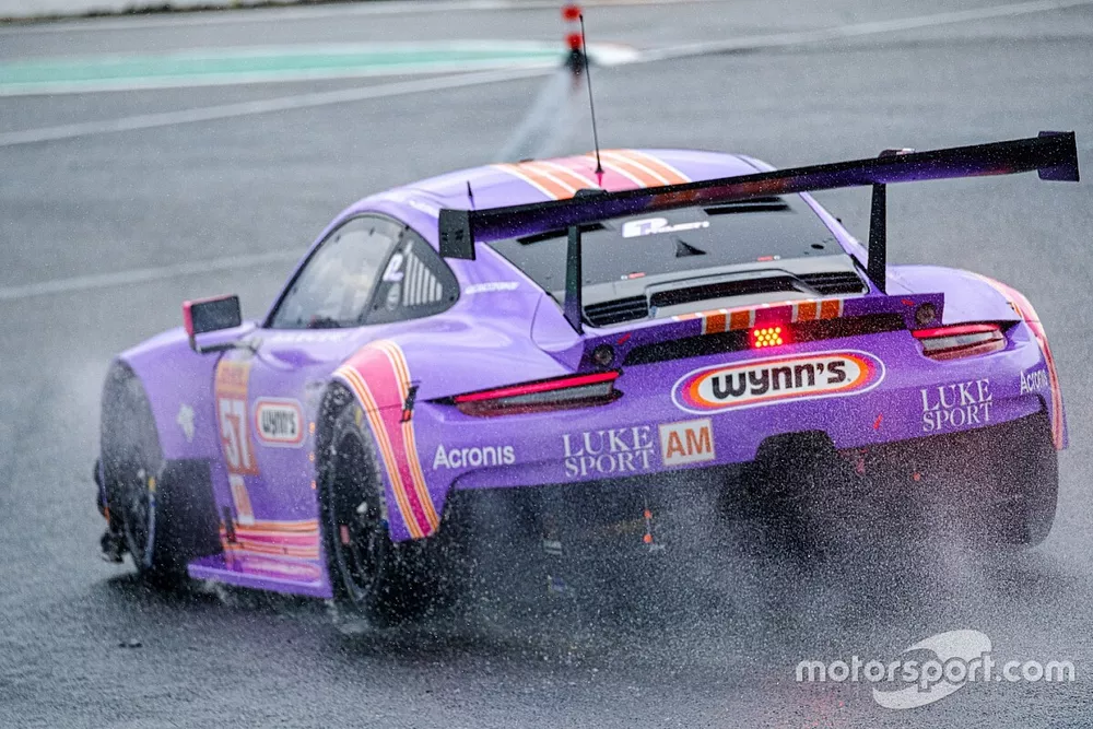 #57 Team Project 1 Porsche 911 RSR: Ben Keating, Felipe Fraga, Jeroen Bleekemolen