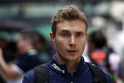 Hamilton culpa a Sirotkin del polémico incidente de Brasil