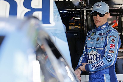Kevin Harvick tops final Cup practice at Phoenix, Menard wrecks