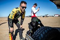Del podio del Dakar, a entrevistador en sus ratos libres