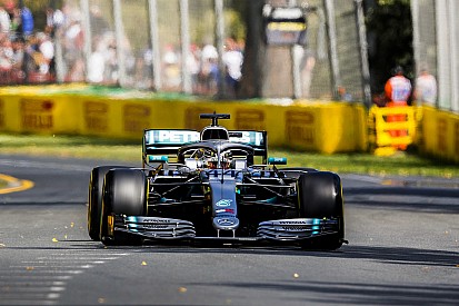 Hamilton egy hajszállal Vettel és Leclerc előtt az első szabadedzésen Ausztráliában: jó a Honda?