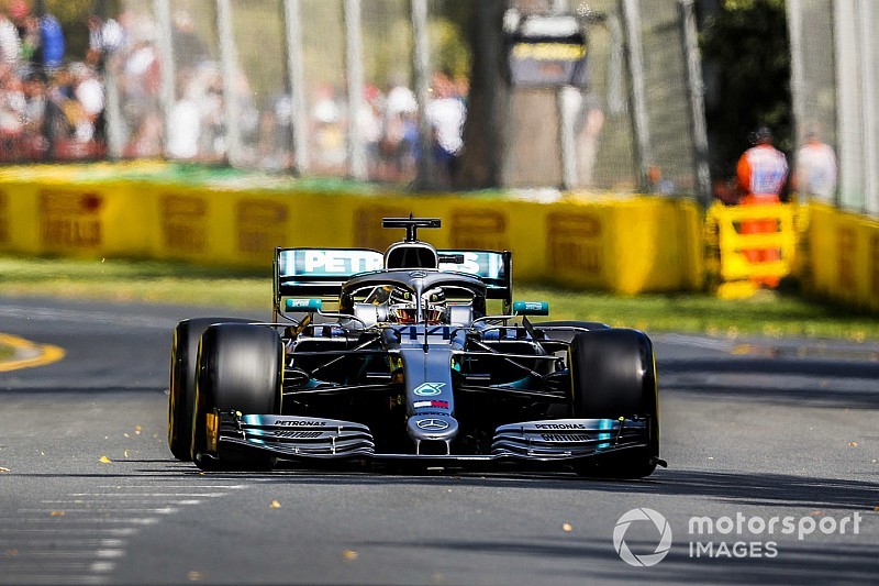EL1 - Hamilton et les Ferrari démarrent dans un mouchoir