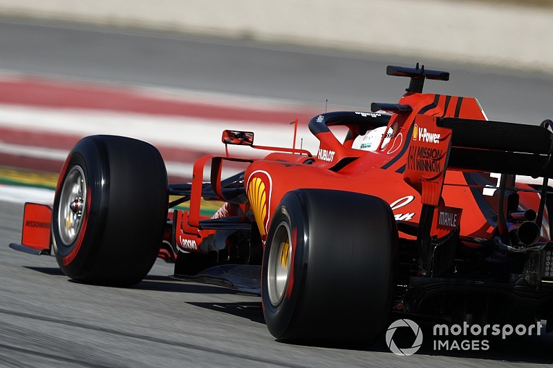 Vettel egy hajszállal végzett az élen az utolsó tesztnapon Hamilton előtt