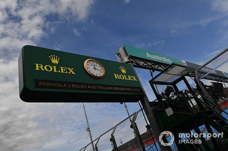 Señalización Rolex en el reloj del pit lane