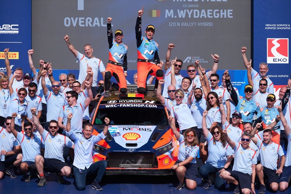 Podium: Thierry Neuville, Hyundai World Rally Team