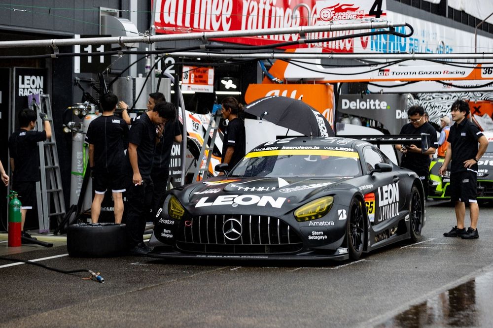 37号車Deloitte TOM'S GR Supraが14番手スタートから優勝！ GT300は65