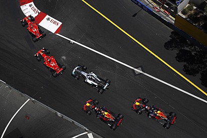 Hamilton, Mercedes'in en iyi üçüncü araç olmasından endişeli