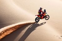 Dakar 2026: doblete de KTM con Benavides y Canet en la etapa 7; Schareina pierde terreno