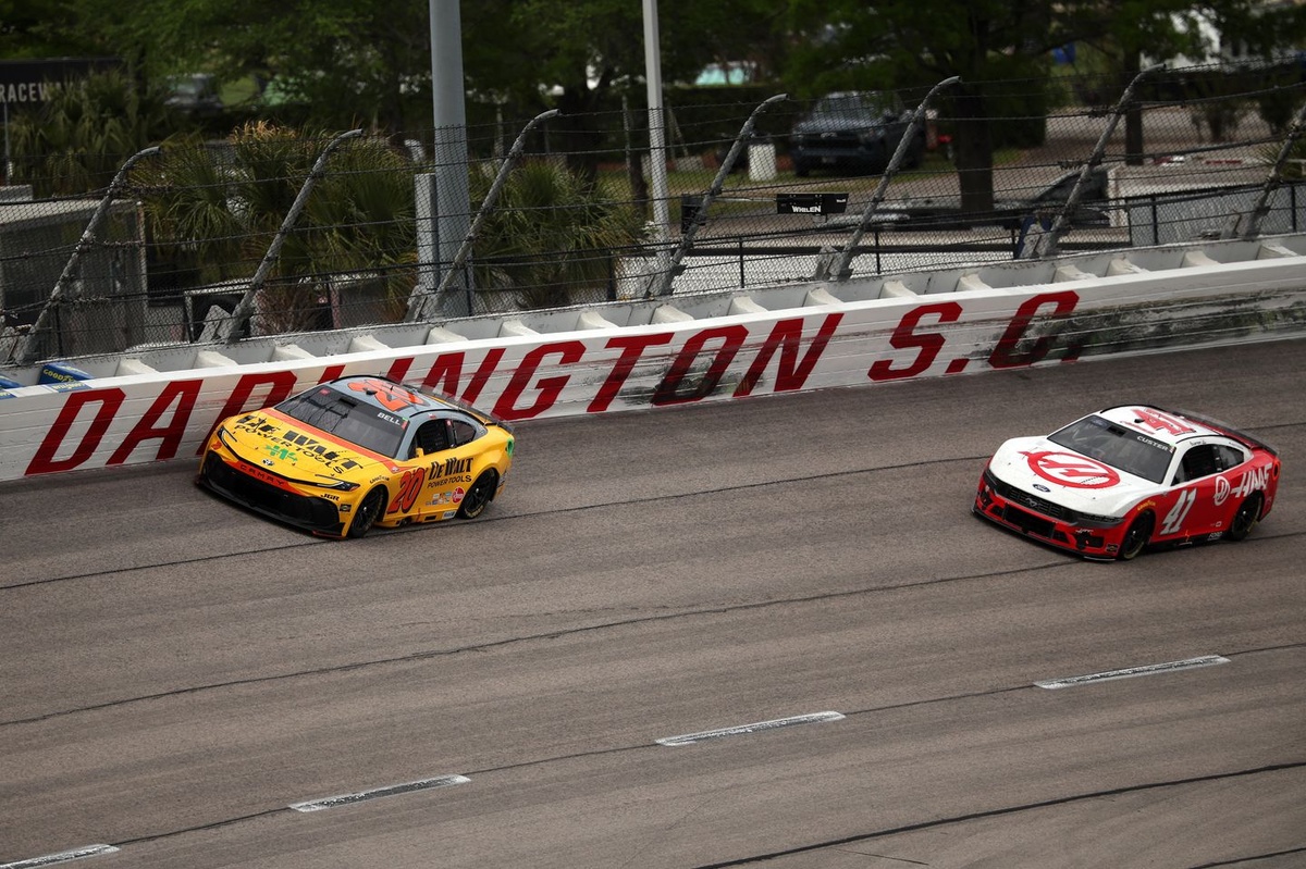 How to watch NASCAR Southern 500 at Darlington: Weekend schedule, start time, TV