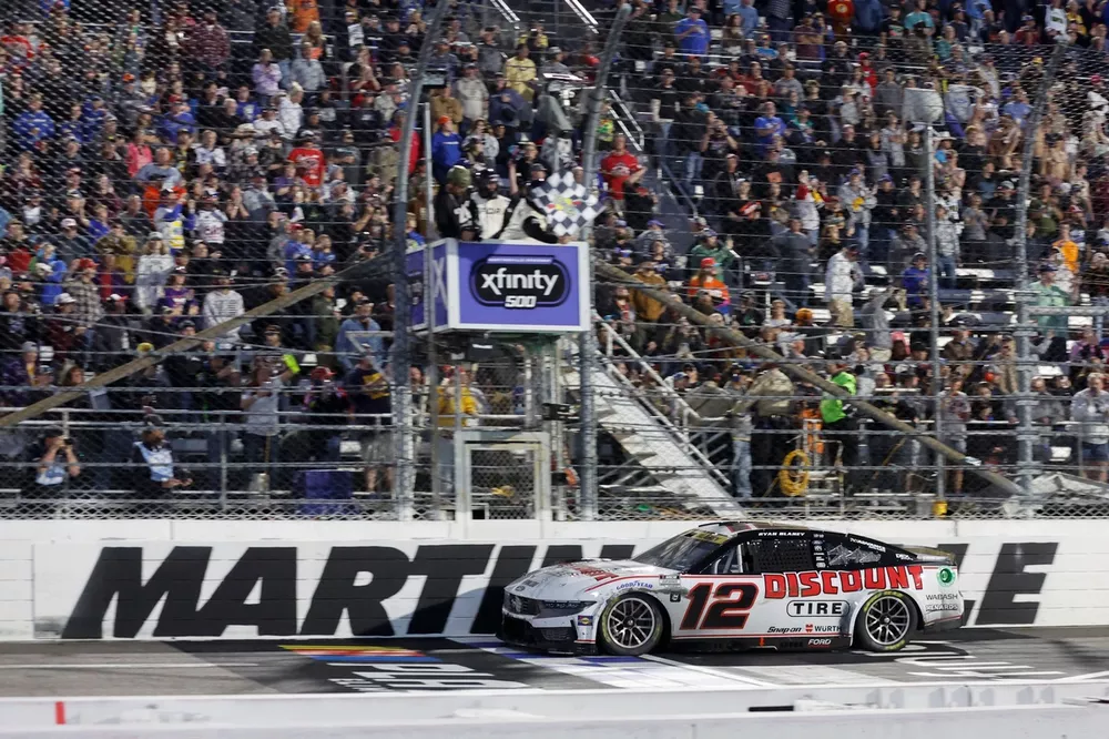 #12: Ryan Blaney, Team Penske, Discount Tire Ford Mustang