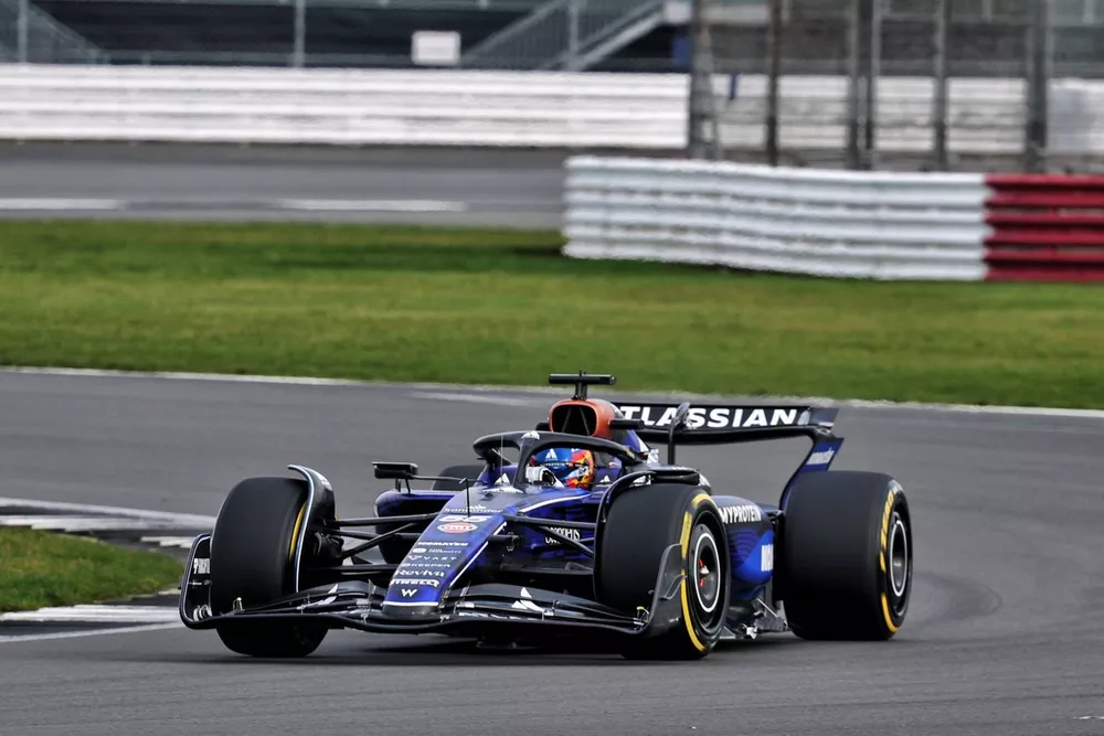 Carlos Sainz, Williams FW47