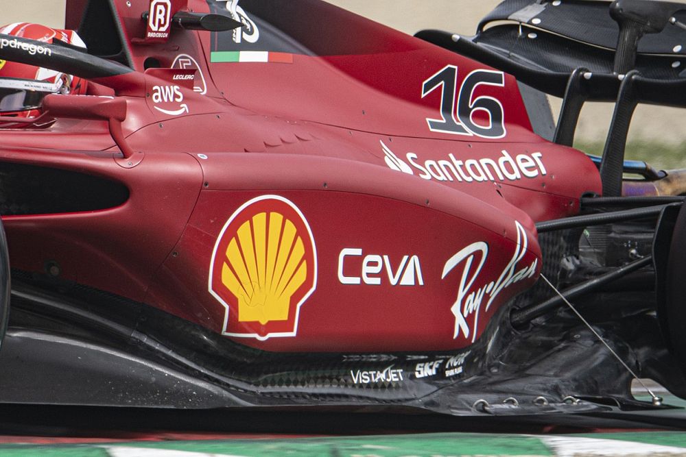 Carlos Sainz, Ferrari F1-75, floor detail