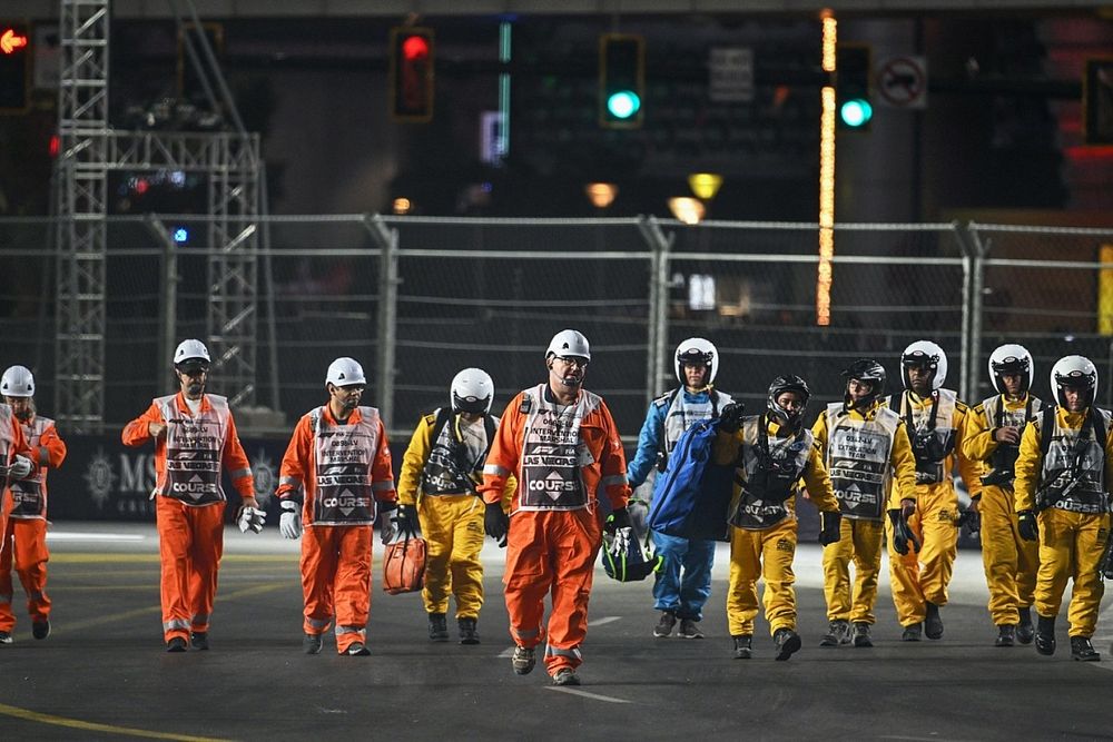 Los oficiales de pista