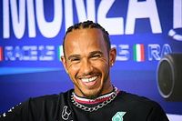 Hamilton se&ntilde;ala que sus compa&ntilde;eros eran m&aacute;s fuertes que&nbsp;Checo&nbsp;P&eacute;rez