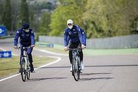 Russell nie ma konfliktu z Hamiltonem