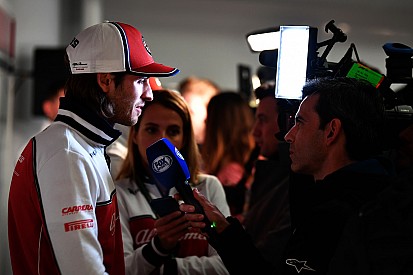 Giovinazzi: “Finalmente è Natale per me: Kimi mi aiuta a conoscere l'Alfa"