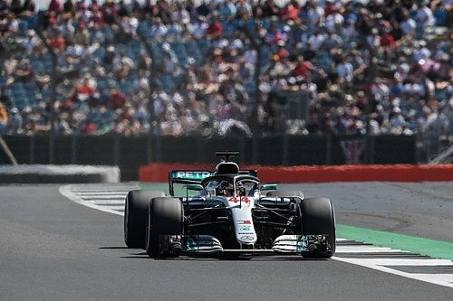 Hamilton n&atilde;o entende por que GP da Gr&atilde;-Bretanha e final de Wimbledon s&atilde;o na mesma data