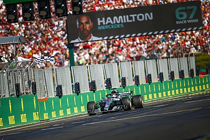 As imagens da vitória fácil de Hamilton na Hungria
