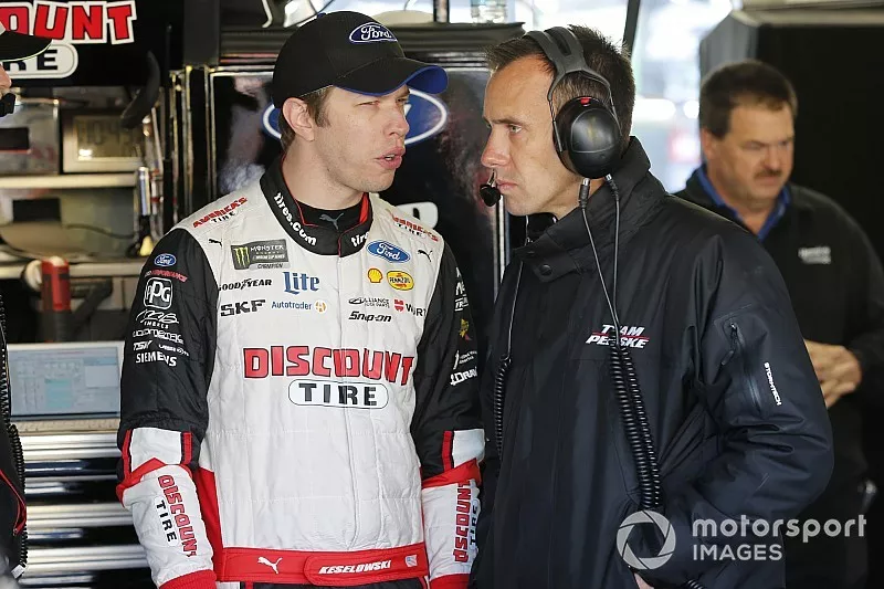 Brad Keselowski, Team Penske, Ford Fusion Discount Tire