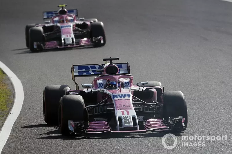 Sergio Perez, Racing Point Force India VJM11 devant Esteban Ocon, Racing Point Force India VJM11