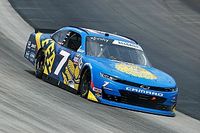 Allgaier wr&oacute;cił na Victory Lane