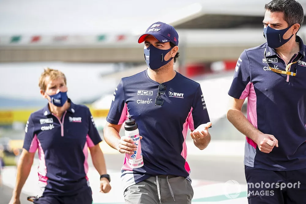 Sergio Perez, Racing Point fait son tour de piste avec ses  ingénieurs